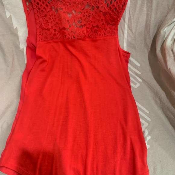 Bold red tank. - Picture 6 of 6